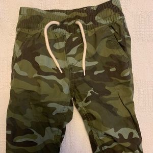Infant Camo Pull-On Joggers in Poplin